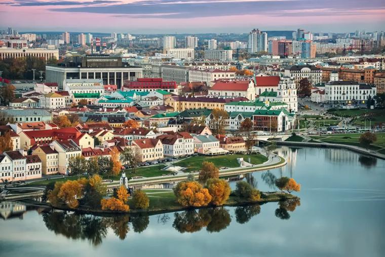 Троицкое предместье и Остров Слёз осенью